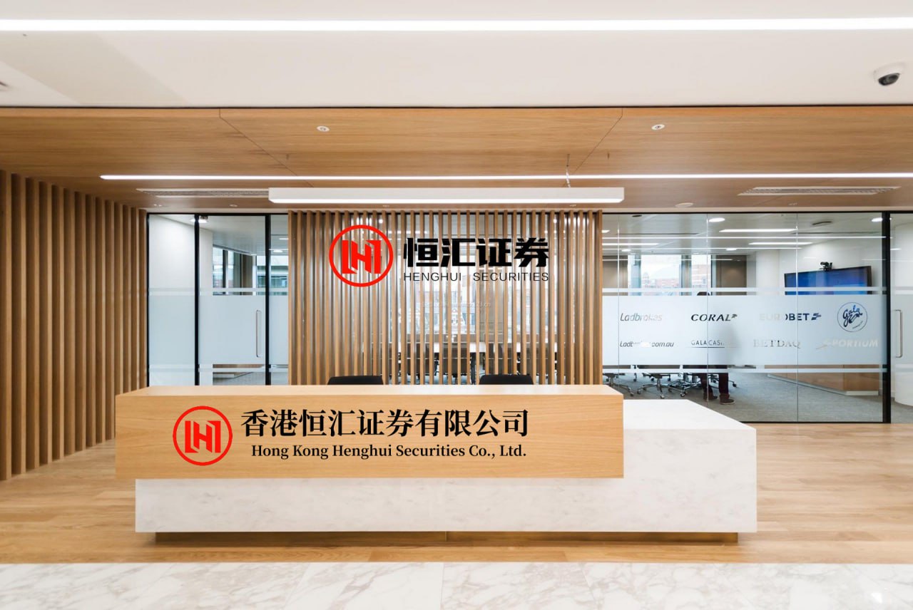 桥宜速配 神同步！詹姆斯父子均只命中两球 布朗尼5+2+4创4项纪录该夸